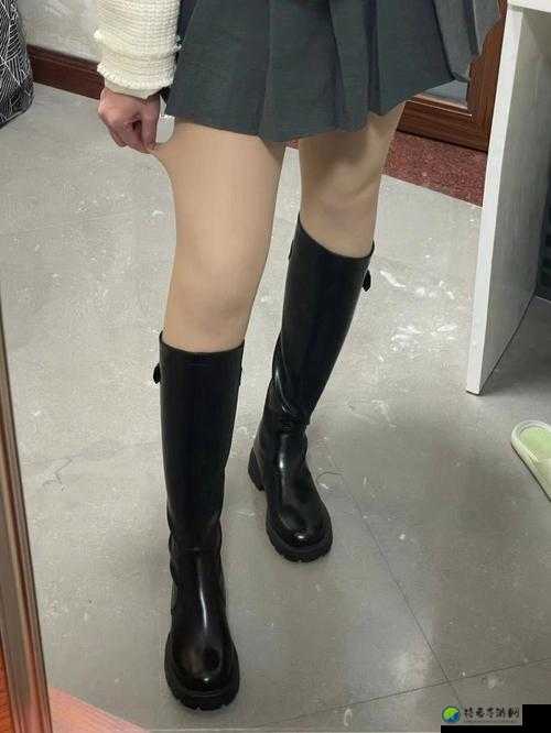 丝袜老师踩我的🐔出精事件背后：一场价值观的碰撞与反思