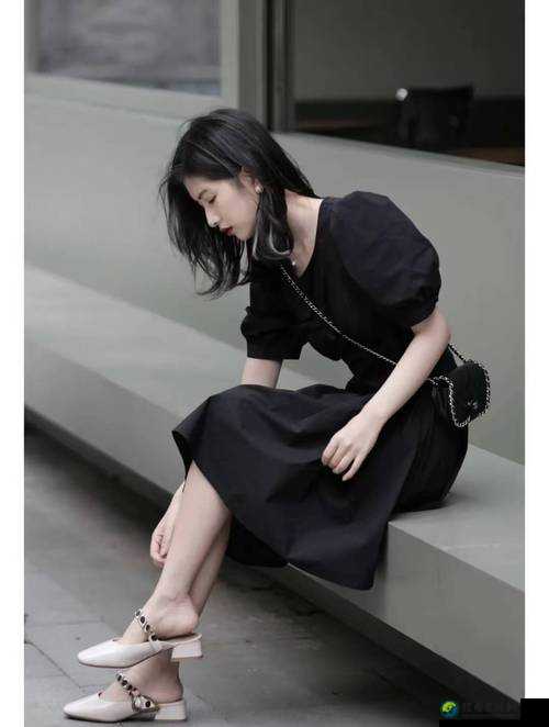 高跟鞋做爰ⅩXXX性欧美：重新定义优雅与力量！5个女性穿搭启示